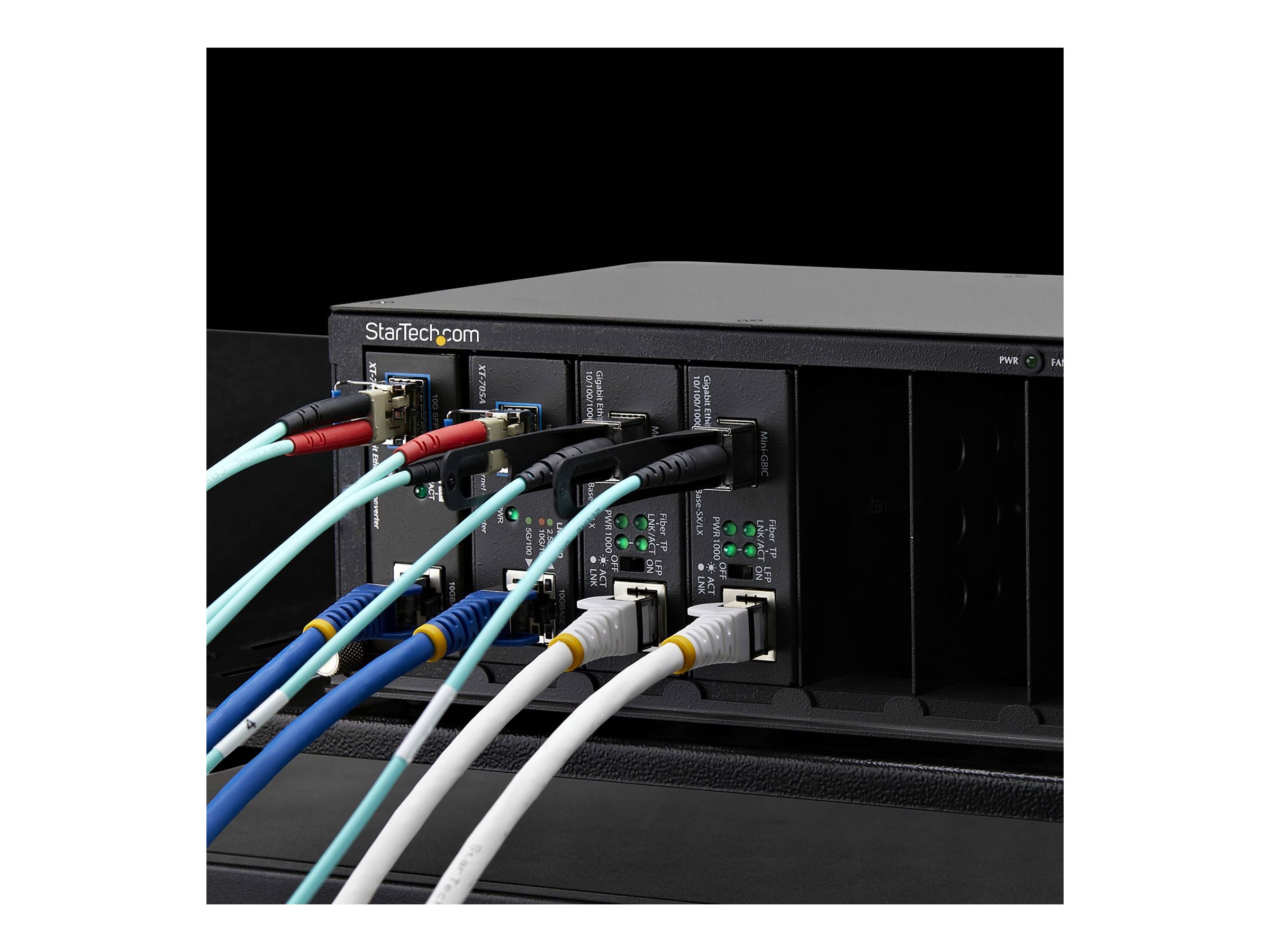 StarTech.com MCM7-MEDIA-CHASSIS netværkschassis Sort