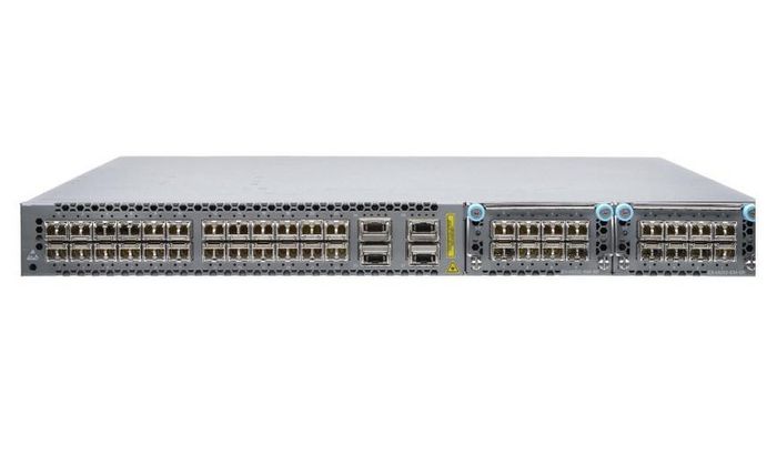 Juniper 40-port 10GbE(24 SFP+ and 4 QSFP+) Switch, AC, 960Gbps, 1U, Rack Mount 19", 285W, 9.9kg, Gray