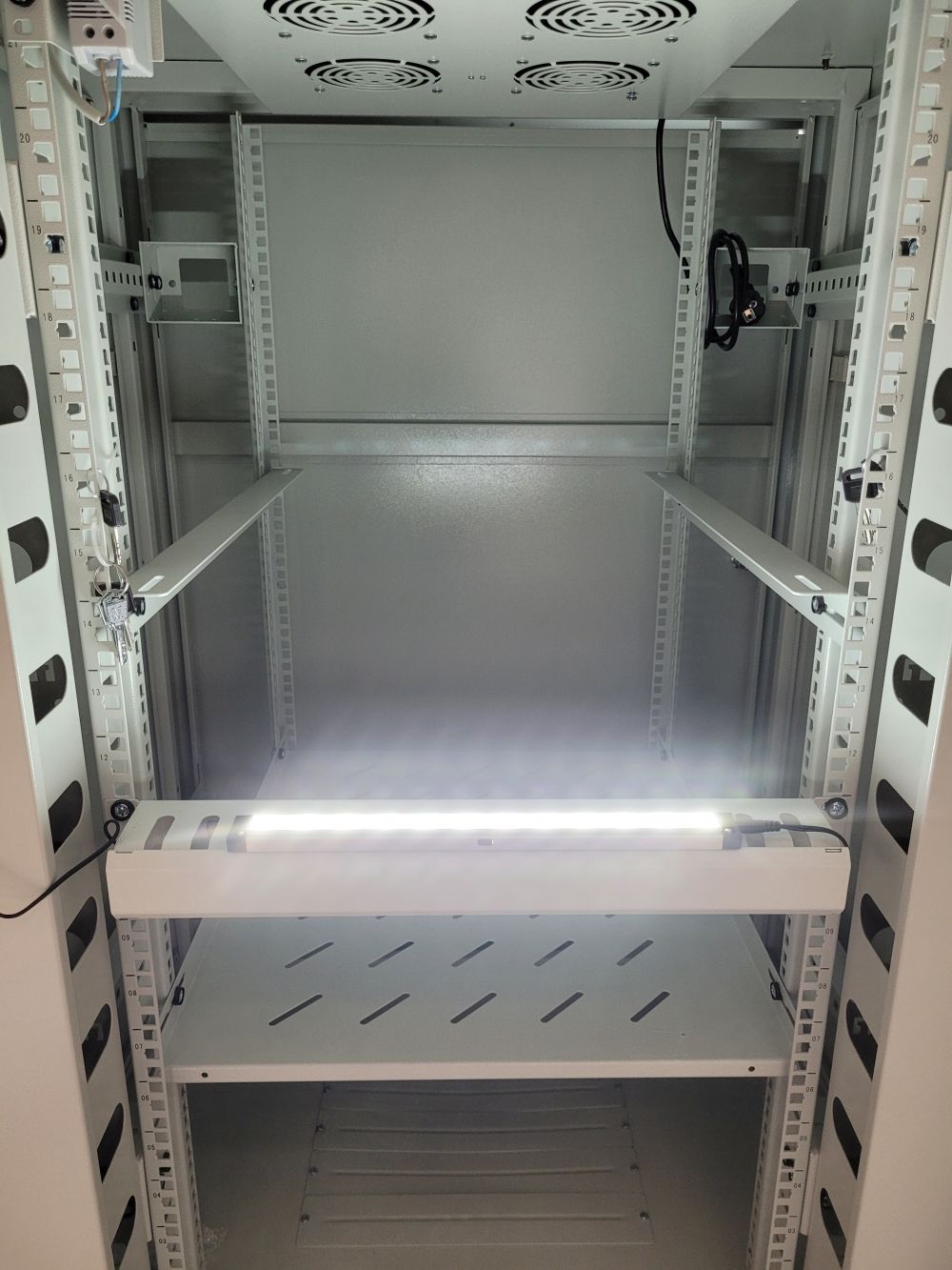ALLNET 19zbh cabinet lighting LED with magnetic fastening and power supply W458mm Synergy 21