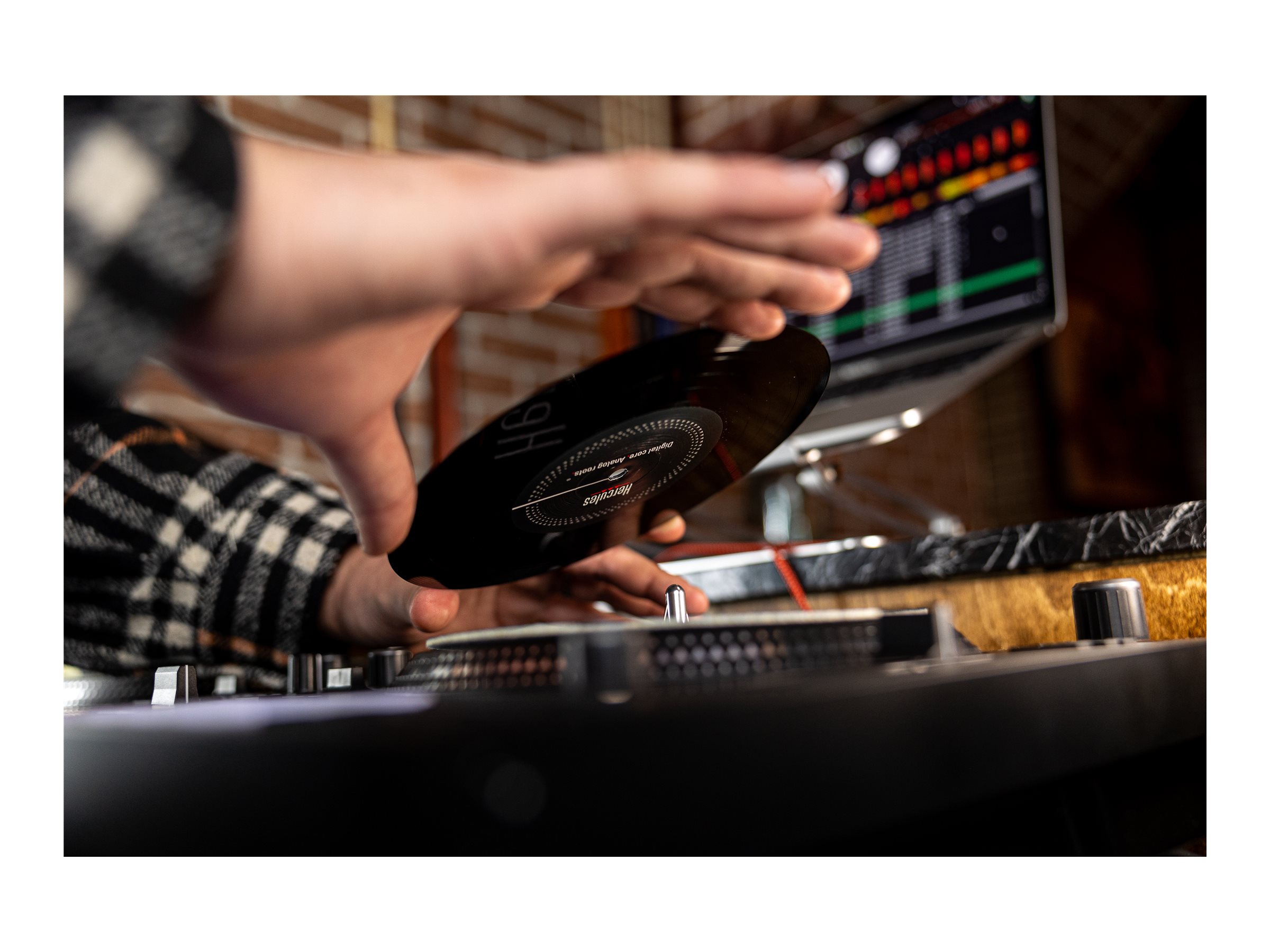 Hercules DJControl Inpulse T7