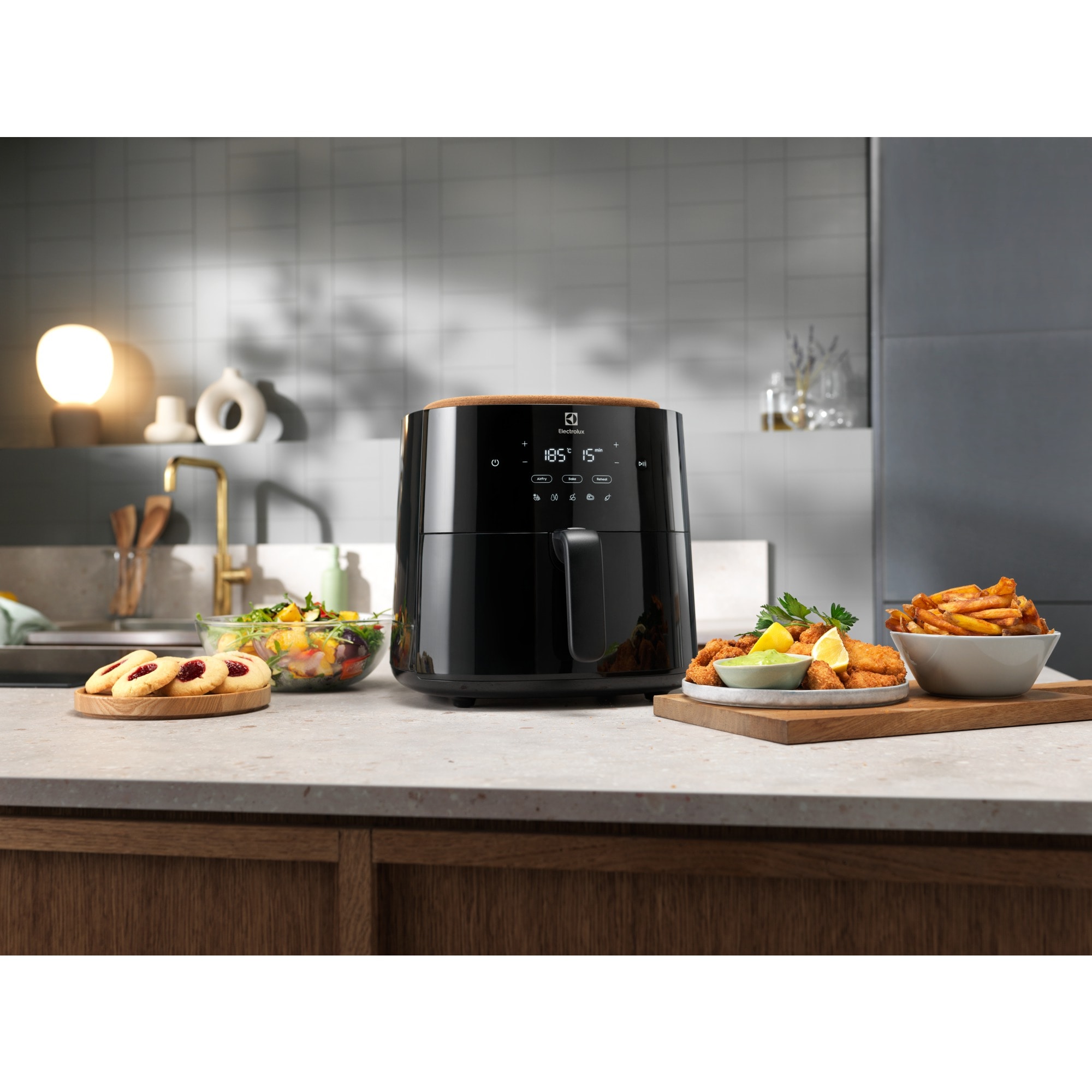 Electrolux EAF7B Enkelt 6,8 L Enkeltstående 1800 W Varmluftsteger Sort