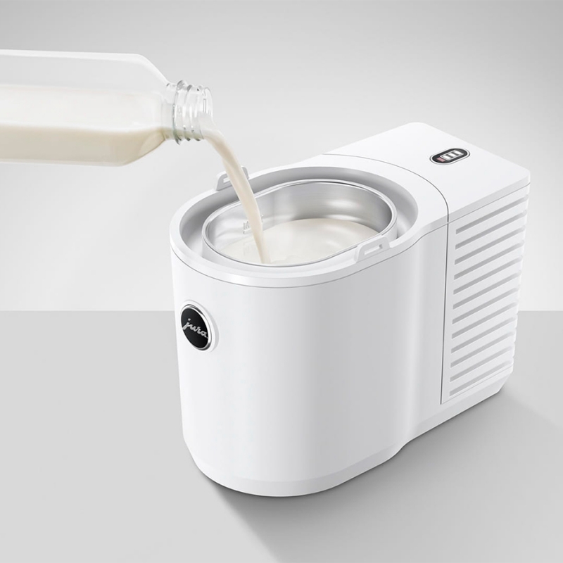[AI generated title] Jura Cool Control Eb Mælkekøler 1 Liter Hvid