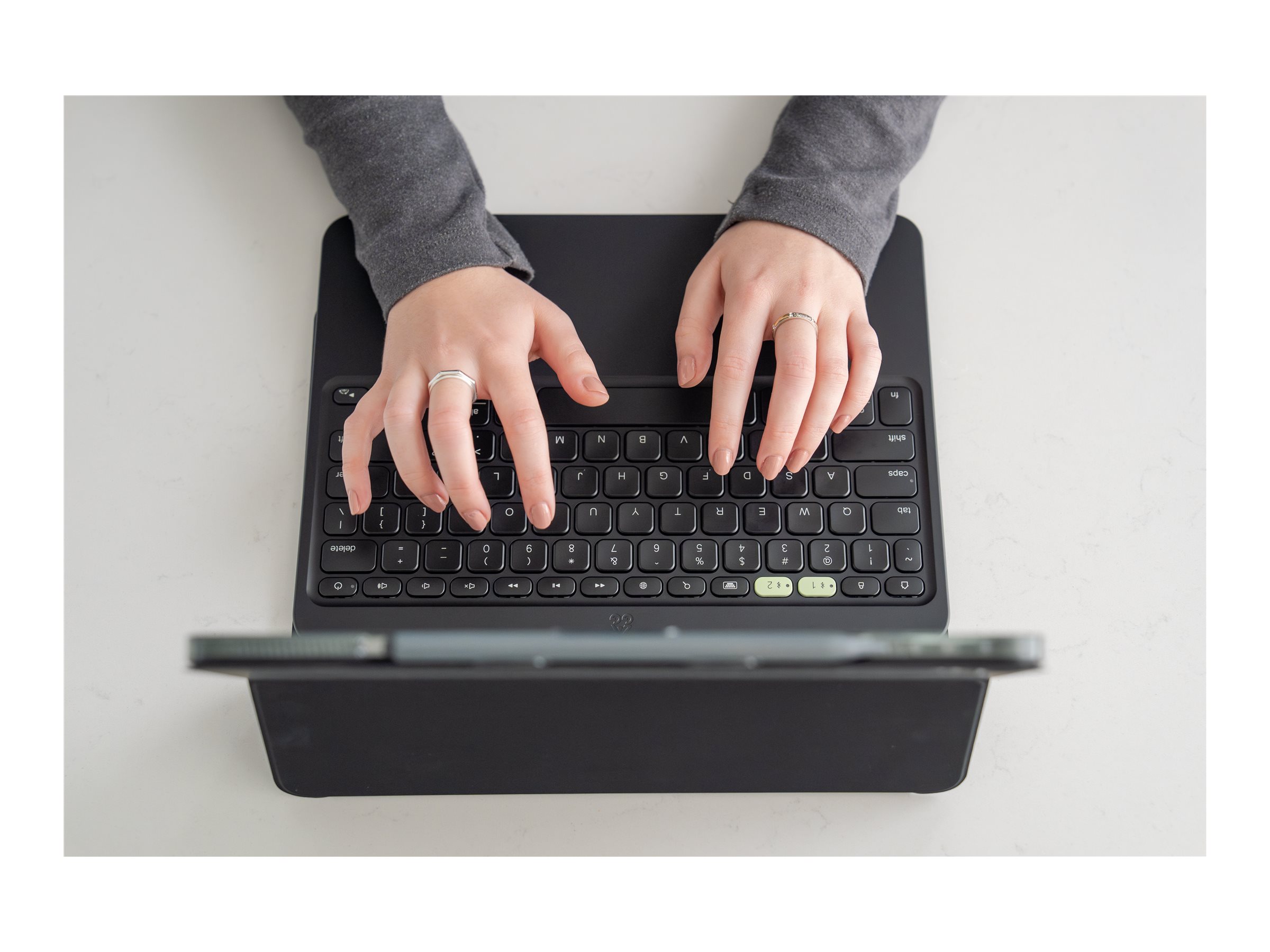 ZAGG Pro Keys 2 Tastatur og folio-kasse 7 farver Trådløs Tysk