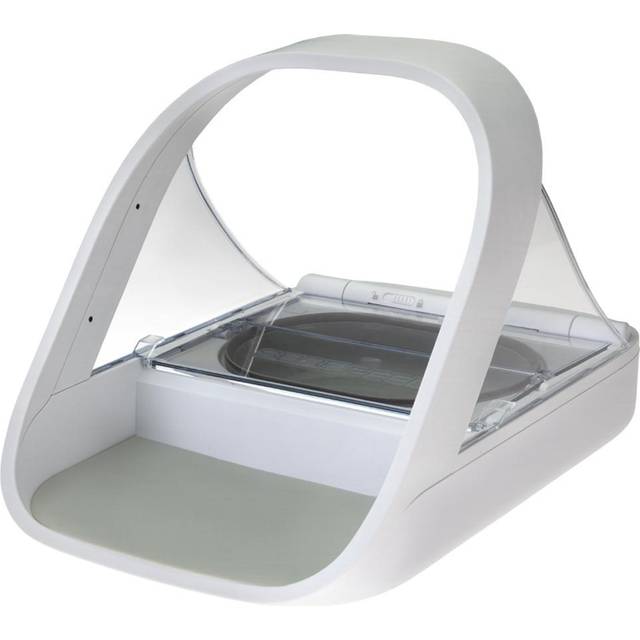 [AI generated title] Segula Sureflap Mikrochipstyret Foderautomat Automatisk Fodring