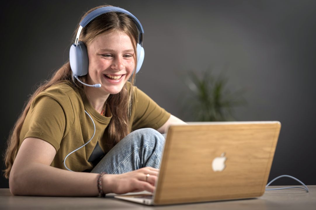 Onanoff Education Headphones / Secondary School & University
