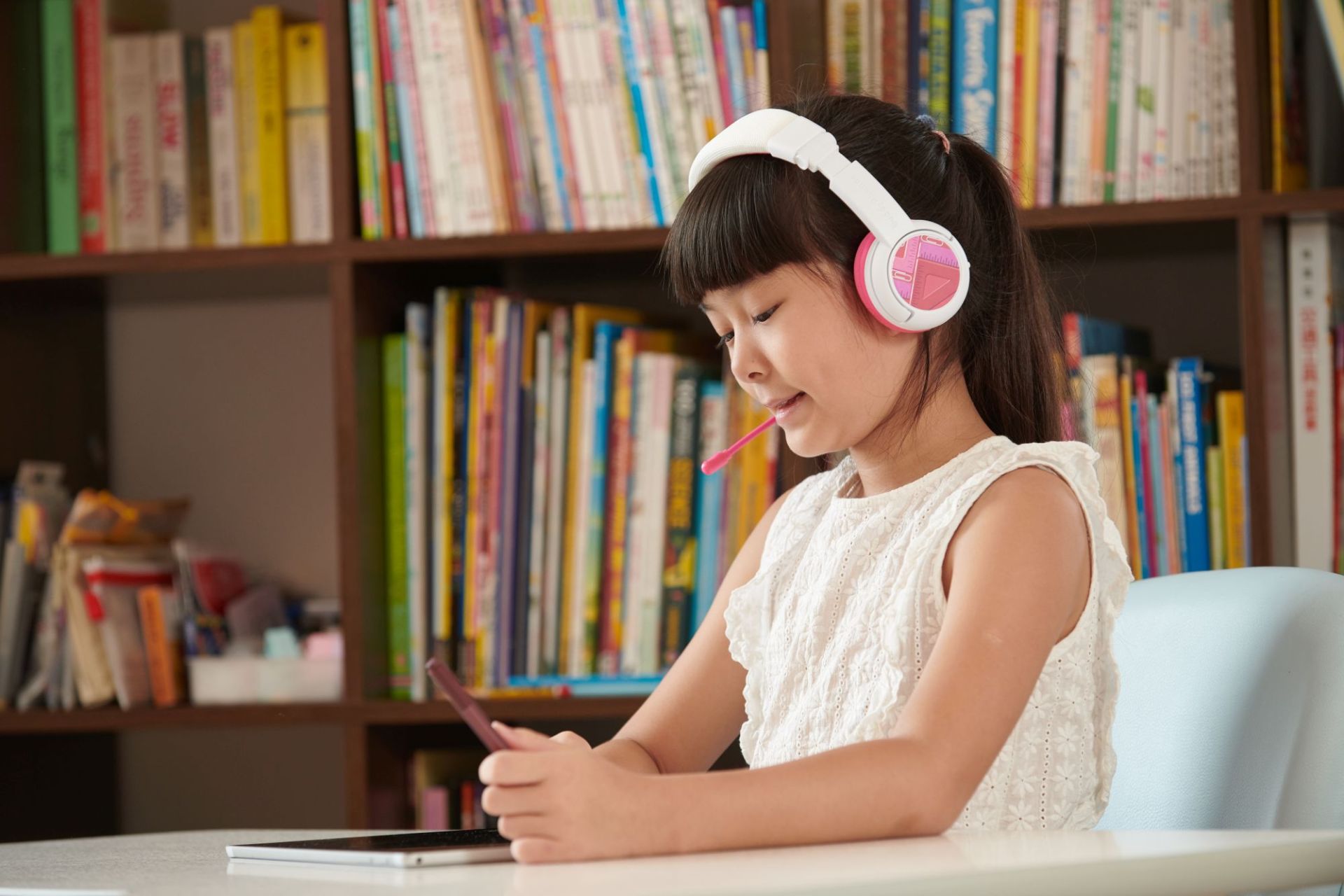 Onanoff Headphones for Children / Homeschooling / Bluetooth / Pink